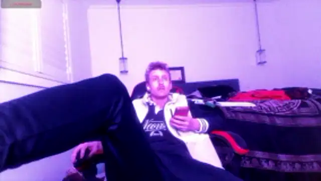Snapshot of OFFICAL_DICKEDDOWNUNDER chatting on 06-09-26, 04:40 OFFICAL DICKEDDOWNUNDER online show from 06-09-26, 04:40