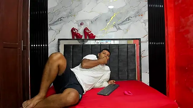 Snapshot of brutal_sex_love chatting on 08-01-26, 01:27 brutal sex love online show from 08-01-26, 01:27