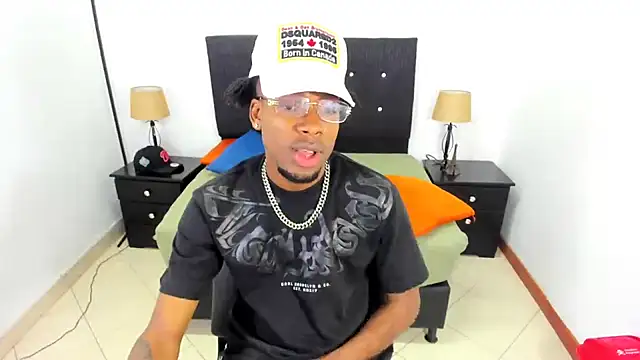 Snapshot of maikol_monstercock chatting on 10-10-25, 02:10 maikol monstercock online show from 10-10-25, 02:10