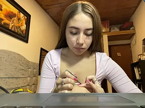 Snapshot of SweetMaddiee_ chatting on 09-08-25, 09:36 SweetMaddiee  online show from 09-08-25, 09:36