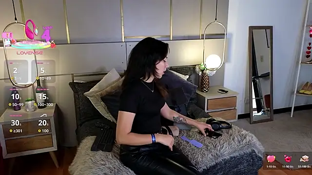 Lina Montclair online show from 03-25-26, 07:09