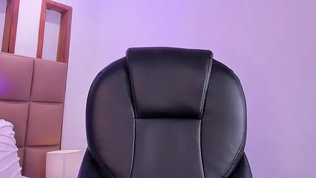 Snapshot of NoaDream chatting on 10-01-25, 02:45 NoaDream online show from 10-01-25, 02:45