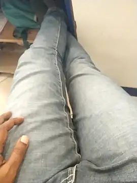 Snapshot of have_A_fun3276 chatting on 10-05-25, 10:24 have A fun3276 online show from 10-05-25, 10:24