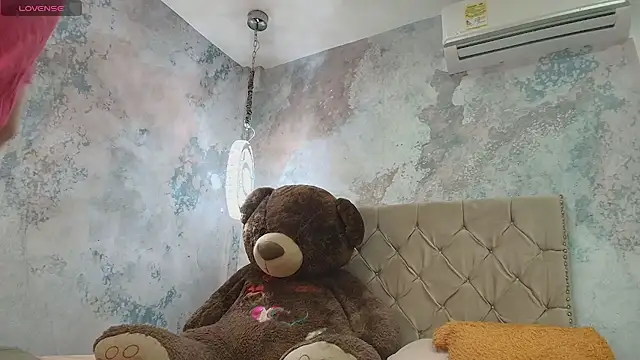 TaylerWhite online show from 11-06-25, 12:17