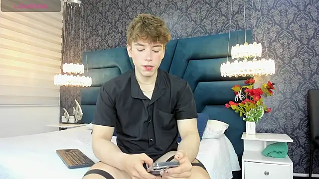 TaylerWhite online show from 03-21-26, 11:48