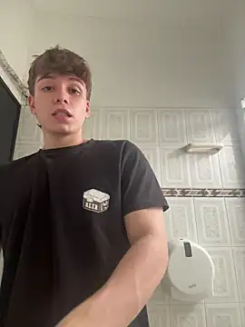 TaylerWhite online show from 04-05-26, 07:22