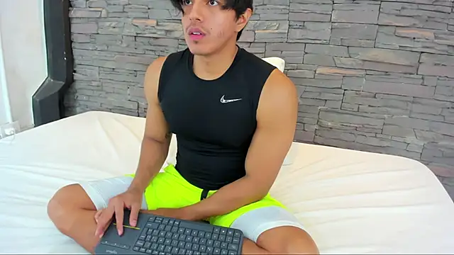 Snapshot of Anker_Colin chatting on 09-19-25, 03:30 Anker Colin online show from 09-19-25, 03:30