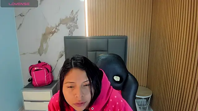 Isisleroy1 online show from 03-07-26, 02:08