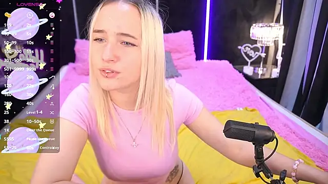 LilElfie online show from 09-16-25, 01:12