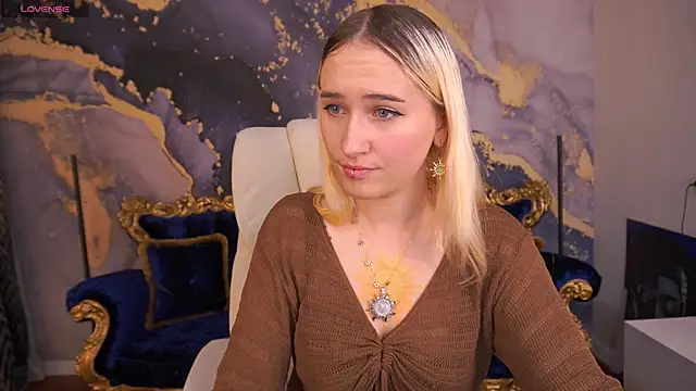 LilElfie online show from 10-29-25, 08:21