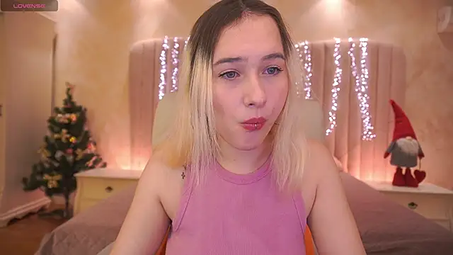 LilElfie online show from 01-17-26, 02:38