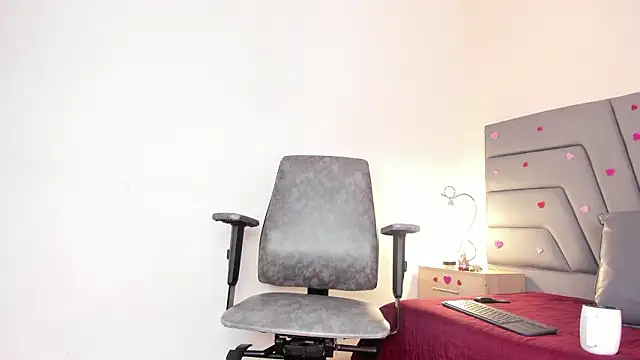 Maia 520 online show from 02-12-26, 05:41