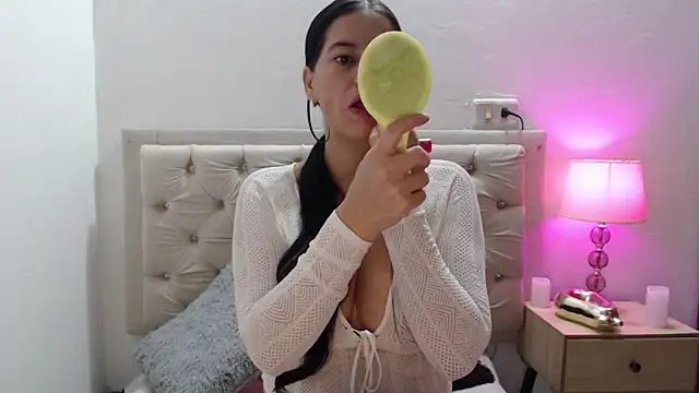 Taliana21 online show from 05-12-26, 08:22