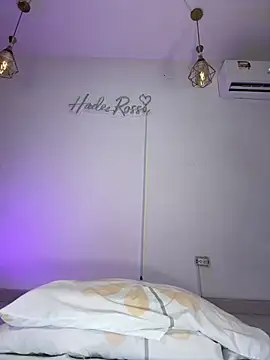 Snapshot of hade_rosse chatting on 05-19-26, 02:01 hade rosse online show from 05-19-26, 02:01