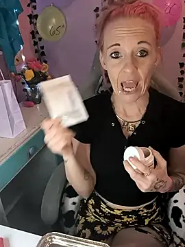 Purple2StayThnxx online show from 09-20-25, 11:06