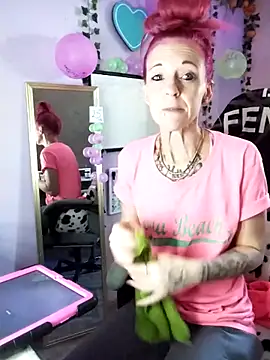 Purple2StayThnxx online show from 10-13-25, 02:50