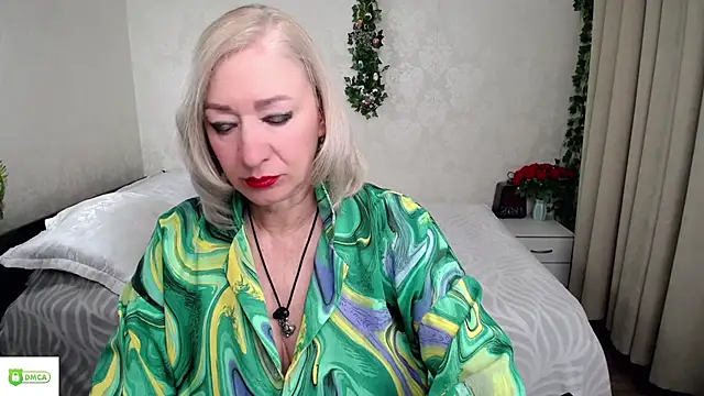 Snapshot of hunters_woman chatting on 05-13-26, 06:49 hunters woman online show from 05-13-26, 06:49