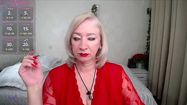 Snapshot of hunters_woman chatting on 05-21-26, 07:21 hunters woman online show from 05-21-26, 07:21