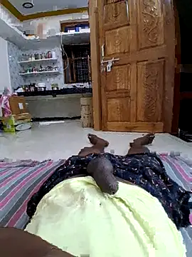 Snapshot of RAYI_Queen_3 chatting on 09-14-25, 09:14 RAYI Queen 3 online show from 09-14-25, 09:14