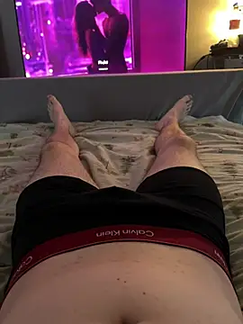 Snapshot of naughtycoupl98 chatting on 04-18-26, 06:01 naughtycoupl98 online show from 04-18-26, 06:01