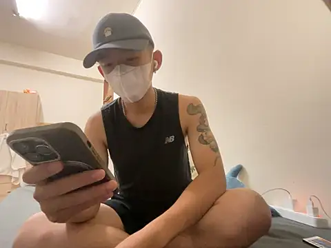 boyjoe10 online show from 05-17-26, 03:41