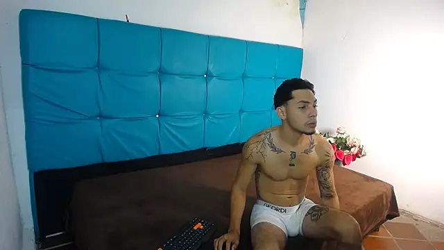 Bunny Petit online show from 10-29-25, 09:44