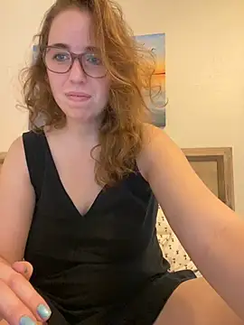 Snapshot of sweetsocalgirl chatting on 09-14-25, 11:26 sweetsocalgirl online show from 09-14-25, 11:26