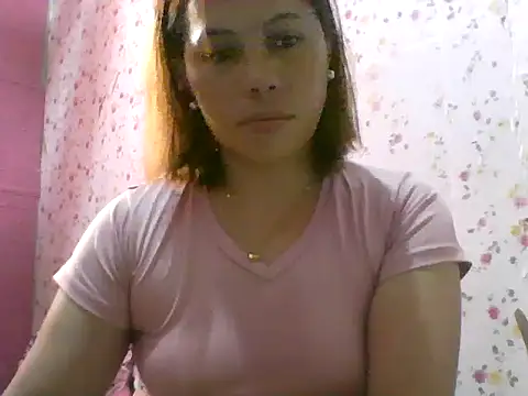 Snapshot of violen786 chatting on 10-13-25, 07:30 violen786 online show from 10-13-25, 07:30