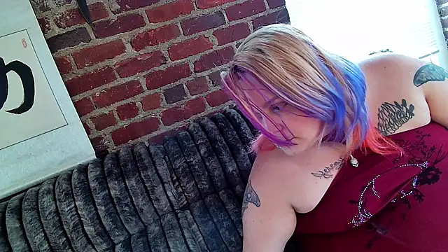 Snapshot of Jynxthefoxyfuck chatting on 12-04-25, 08:06 Jynxthefoxyfuck online show from 12-04-25, 08:06