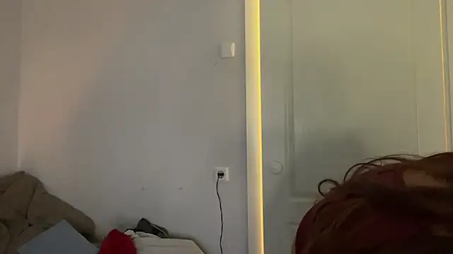 Vivalenti Kiss online show from 12-17-25, 12:55