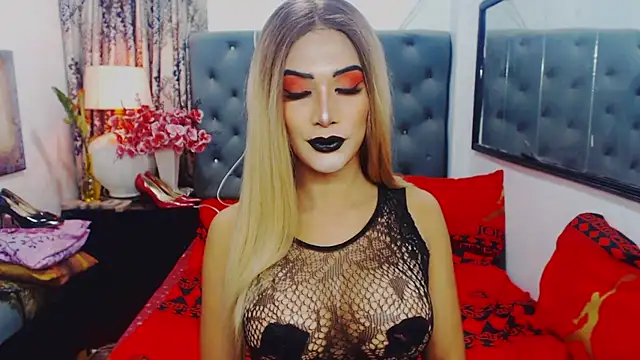 Snapshot of Mistress4fun chatting on 10-01-25, 10:10 Mistress4fun online show from 10-01-25, 10:10