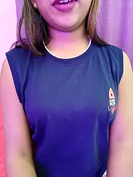 Snapshot of Puja-baby chatting on 10-12-25, 05:45 Puja-baby online show from 10-12-25, 05:45