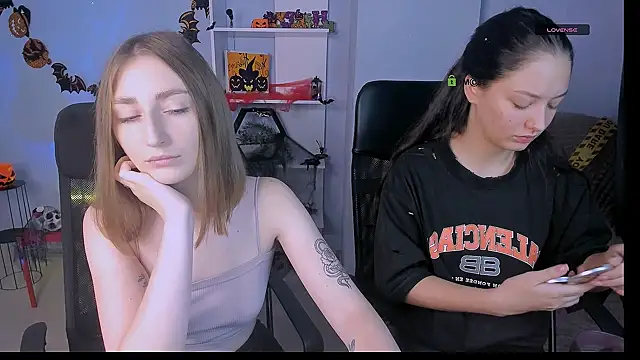 eva smiith  online show from 10-24-25, 05:48