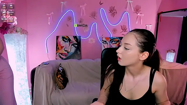 eva smiith  online show from 05-29-26, 06:00