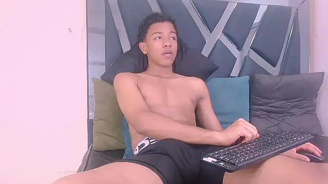 Rocco Grey online show from 10-16-25, 07:48