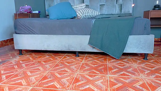 RiriiBrunette   online show from 01-15-26, 08:34