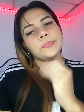 Snapshot of camila_rogue chatting on 09-16-25, 02:07 camila rogue online show from 09-16-25, 02:07