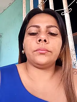 Snapshot of camila_rogue chatting on 10-20-25, 01:00 camila rogue online show from 10-20-25, 01:00