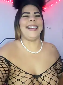 Snapshot of camila_rogue chatting on 10-30-25, 01:12 camila rogue online show from 10-30-25, 01:12