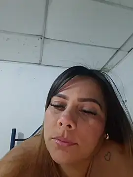 Snapshot of camila_rogue chatting on 11-10-25, 01:21 camila rogue online show from 11-10-25, 01:21