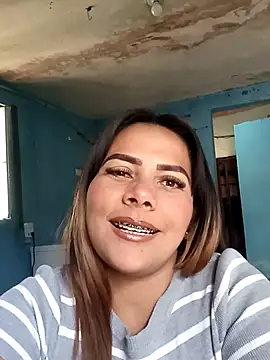 Snapshot of camila_rogue chatting on 11-14-25, 12:15 camila rogue online show from 11-14-25, 12:15