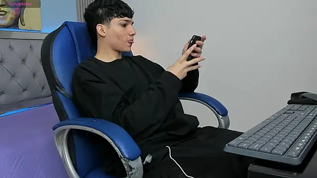 SamBlack  online show from 04-25-26, 01:36