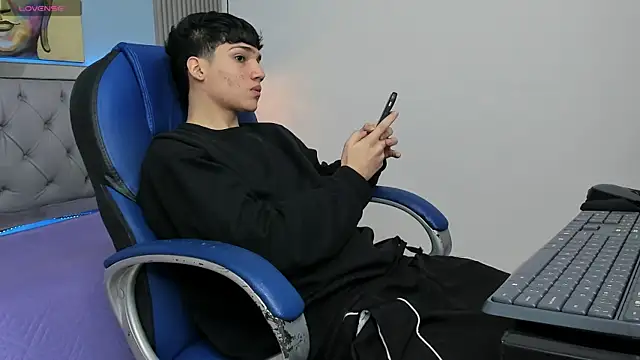 SamBlack  online show from 04-25-26, 01:41