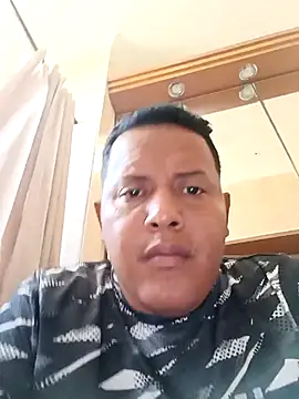 Snapshot of Moreno692389 chatting on 11-08-25, 04:18 Moreno692389 online show from 11-08-25, 04:18