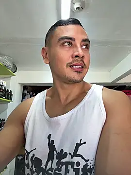 Snapshot of Terra-22cm chatting on 06-11-26, 01:53 Terra-22cm online show from 06-11-26, 01:53