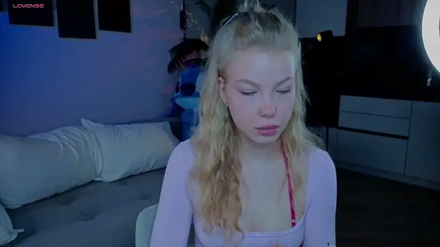 emilyshepar d online show from 06-11-26, 02:44