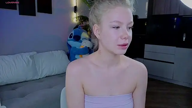 emilyshepar d online show from 06-19-26, 02:16