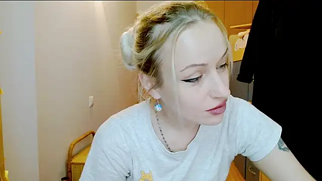 SatinQueen90 online show from 12-01-25, 09:36