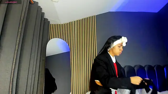 Snapshot of Gina_77 chatting on 10-27-25, 12:31 Gina 77 online show from 10-27-25, 12:31