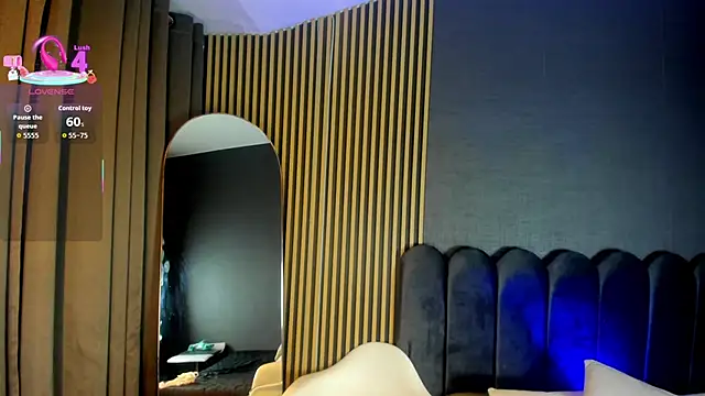 Snapshot of Gina_77 chatting on 10-30-25, 12:28 Gina 77 online show from 10-30-25, 12:28